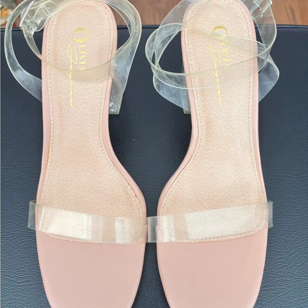 Olivia Ferguson chic blush